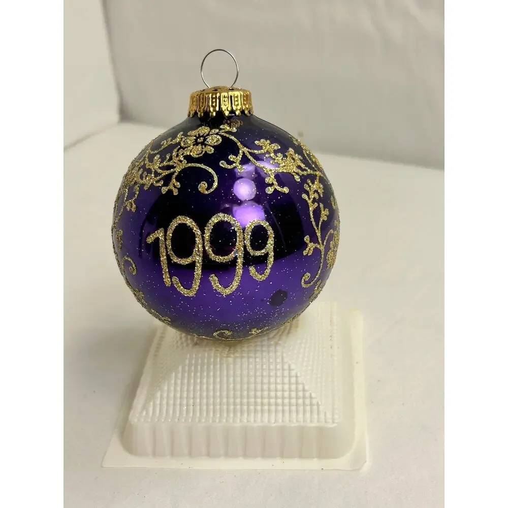 Masters on Silk Ornament 10-16 The Good Shepherds Murillo Christmas 1999